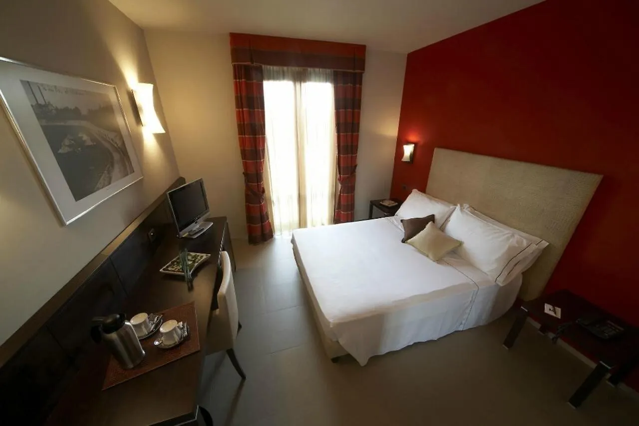 ***  Hotel Montini Linate Airport Пескьера-Борромео Италия