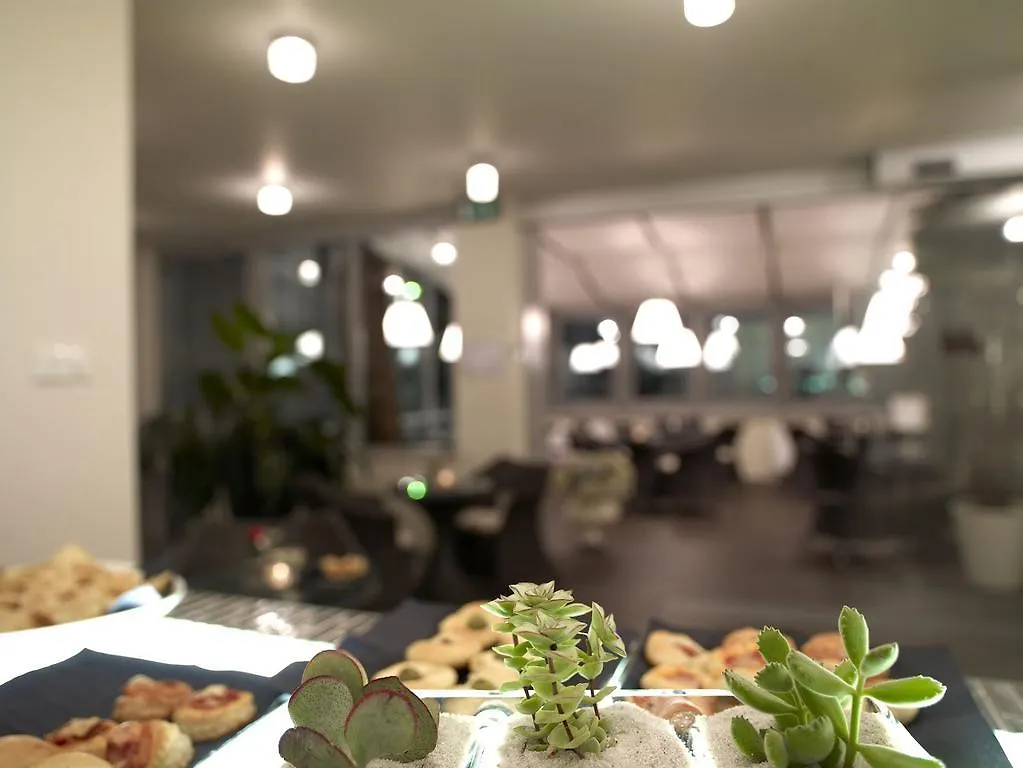 Hotel Montini Linate Airport Пескьера-Борромео 3*,