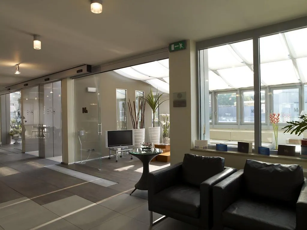 Hotel Montini Linate Airport Пескьера-Борромео 3*,  Италия