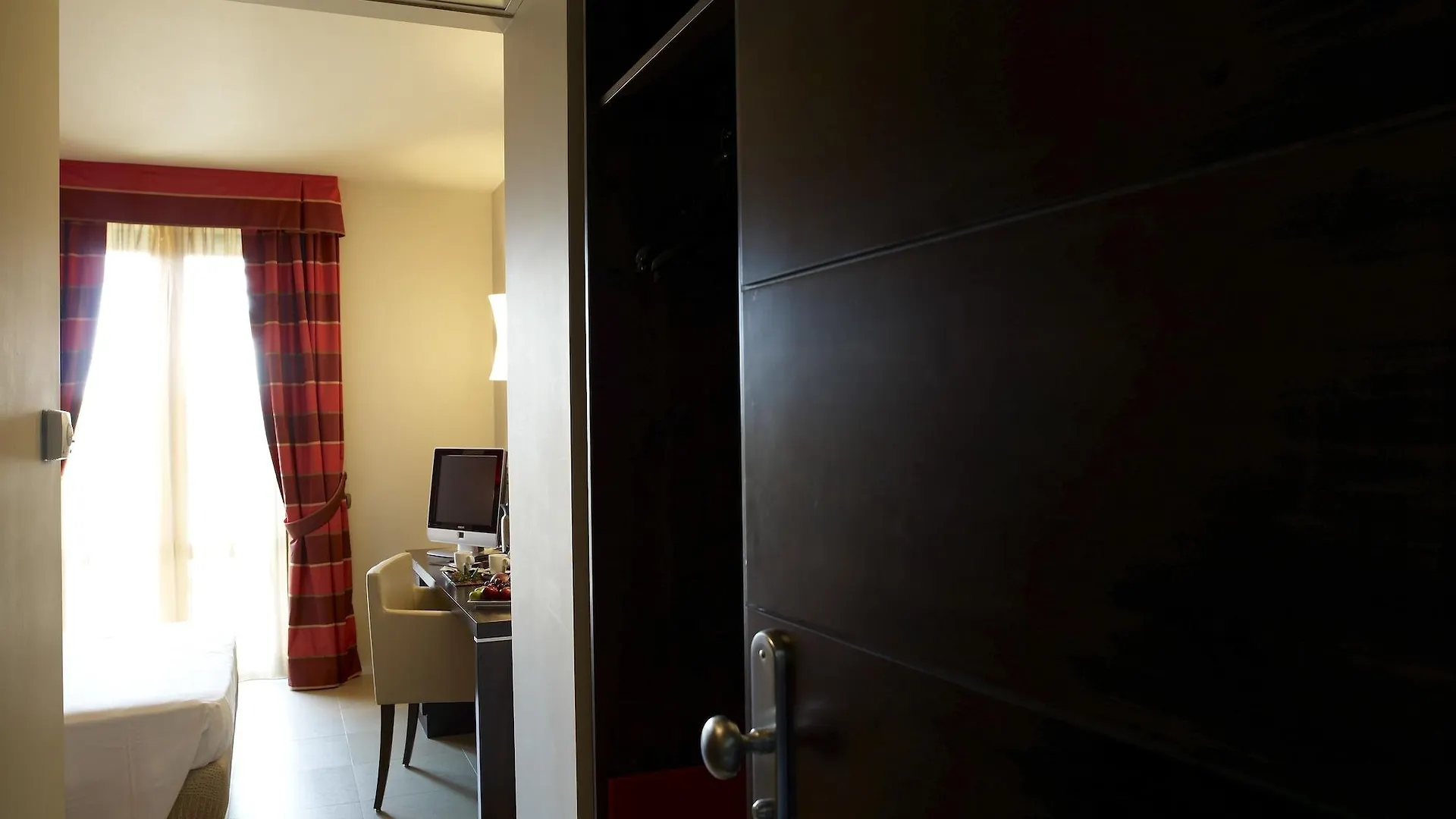 Hotel Montini Linate Airport Пескьера-Борромео