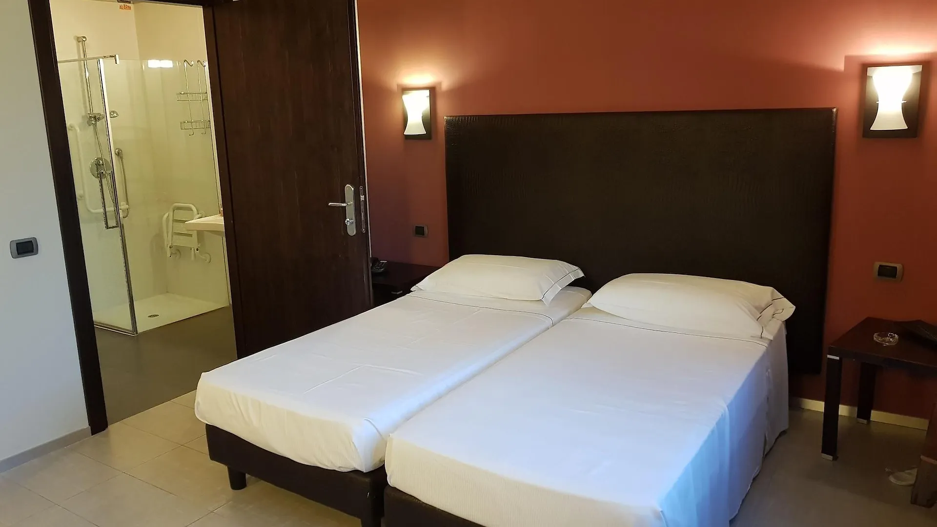 Hotel Montini Linate Airport Пескьера-Борромео