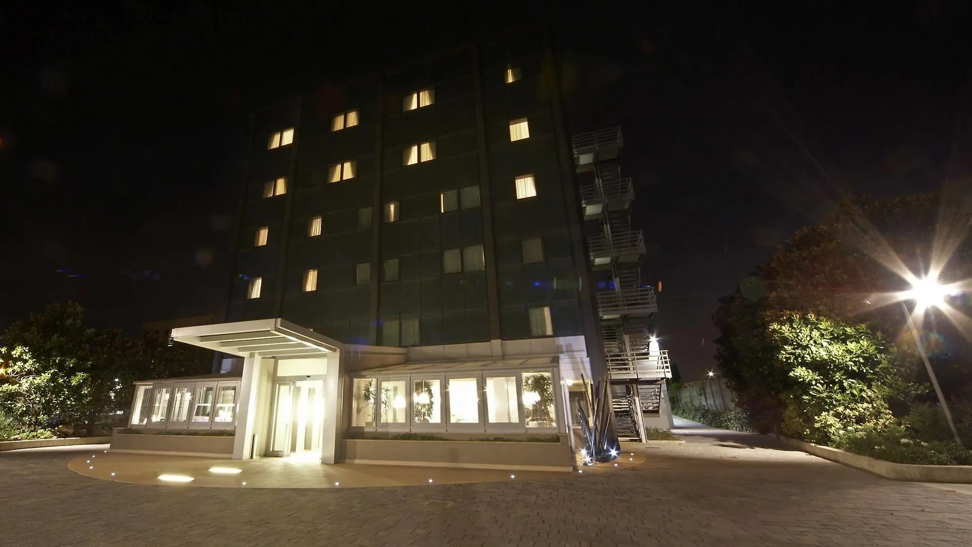 Hotel Montini Linate Airport Пескьера-Борромео Италия