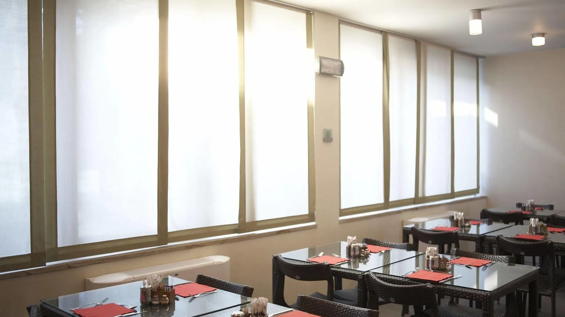 Hotel Montini Linate Airport Пескьера-Борромео