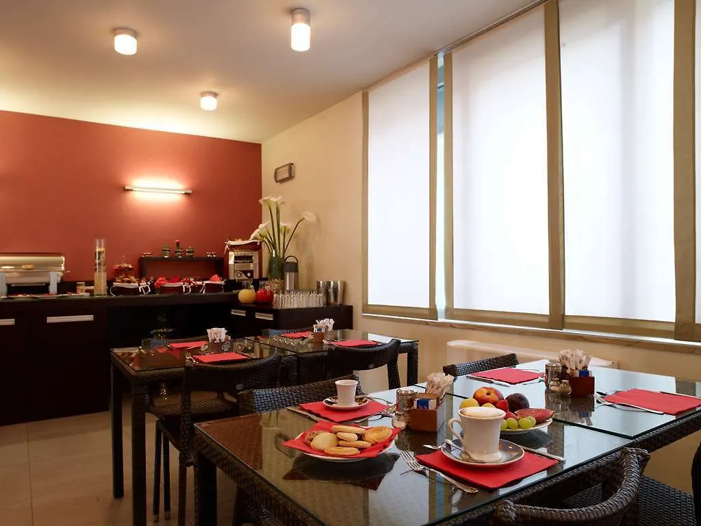 ***  Hotel Montini Linate Airport Пескьера-Борромео Италия